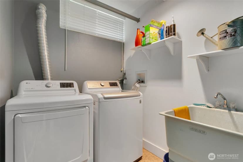 Property photo for 5539 Frances Avenue Ne, Tacoma photo 18