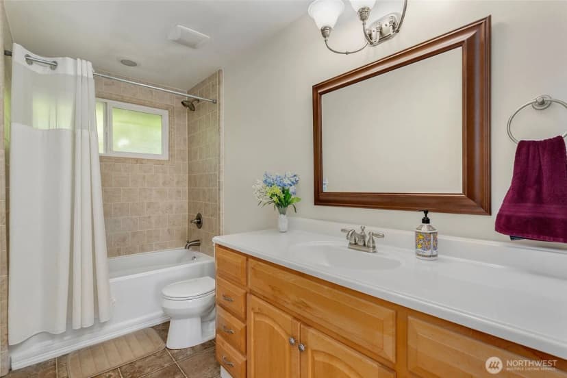 Property photo for 5539 Frances Avenue Ne, Tacoma photo 13