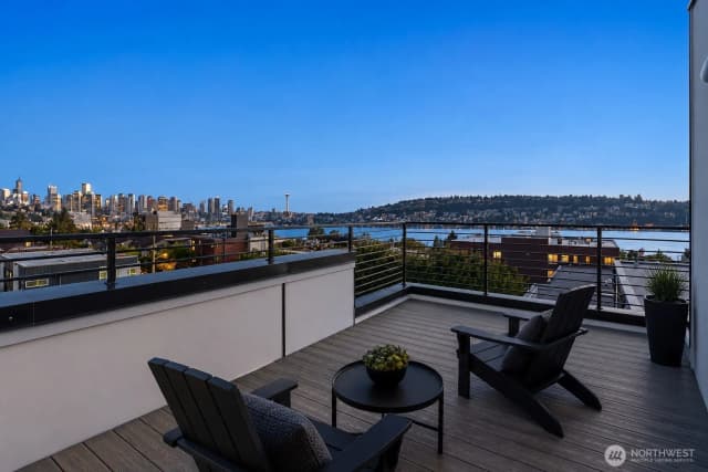 Property photo for 2328 B Franklin Avenue E, Seattle