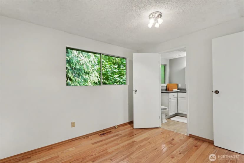 Property photo for 11617 7th Avenue Sw, Seattle photo 27