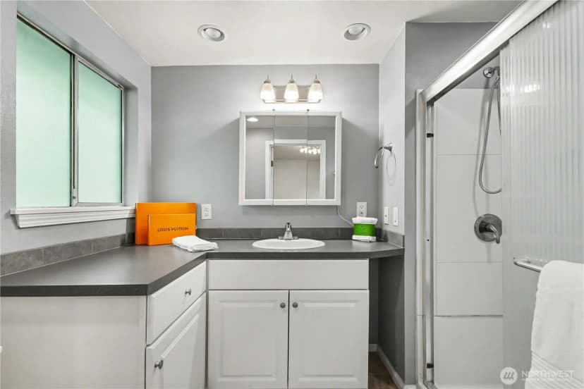 Property photo for 11617 7th Avenue Sw, Seattle photo 11
