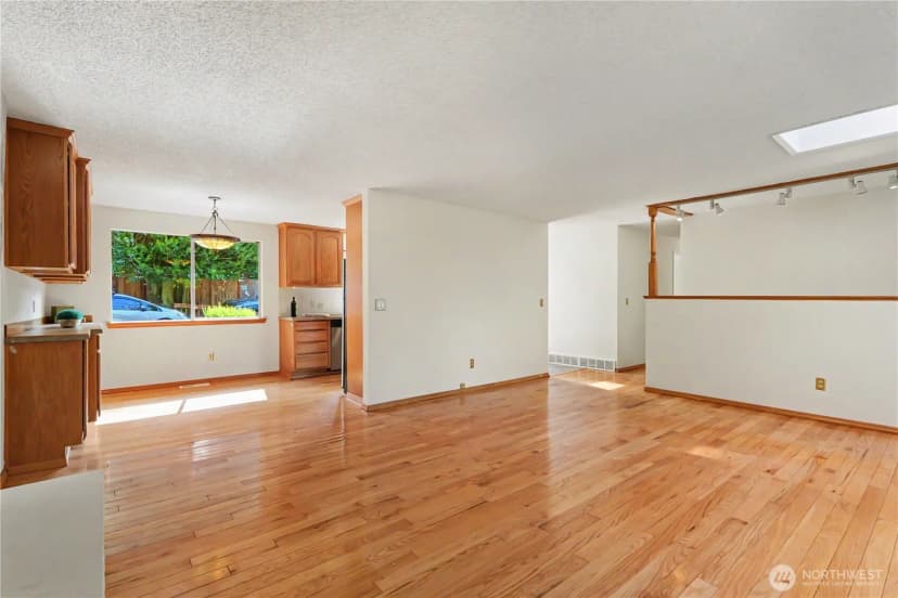 Property photo for 11617 7th Avenue Sw, Seattle photo 36