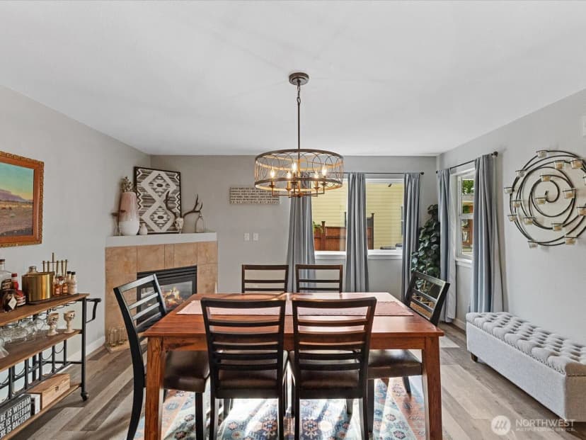 Property photo for 1131 Homestead Drive, Burlington photo 5