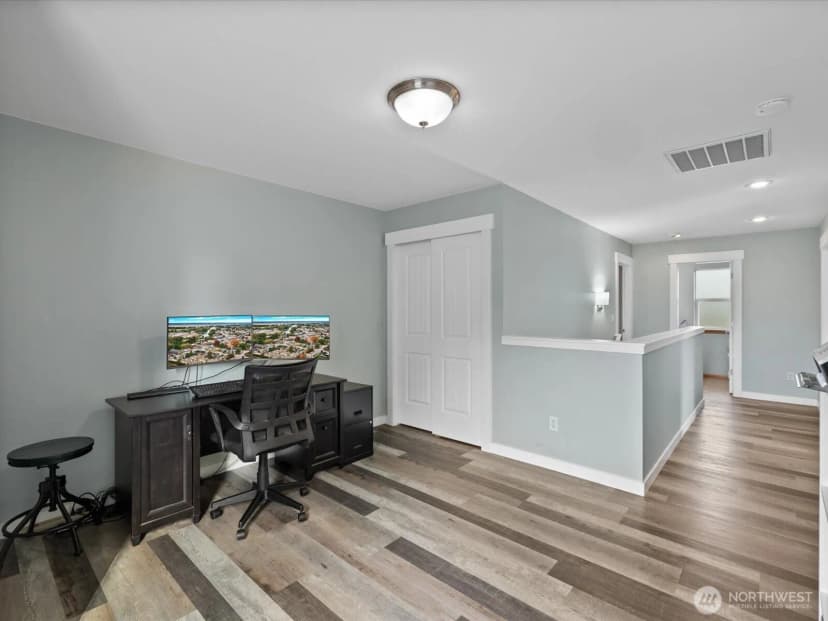 Property photo for 1131 Homestead Drive, Burlington photo 21