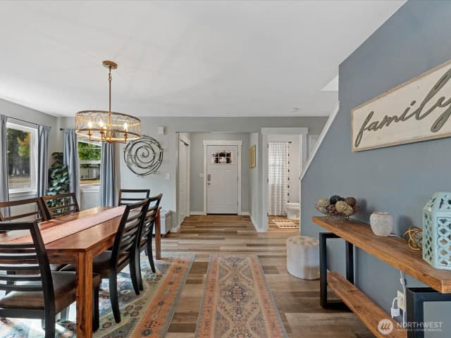 Property photo for 1131 Homestead Drive, Burlington photo 4