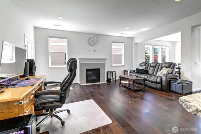Property photo for 4523 Riverfront Boulevard, Everett photo 5