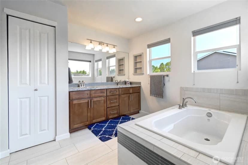 Property photo for 4523 Riverfront Boulevard, Everett photo 15