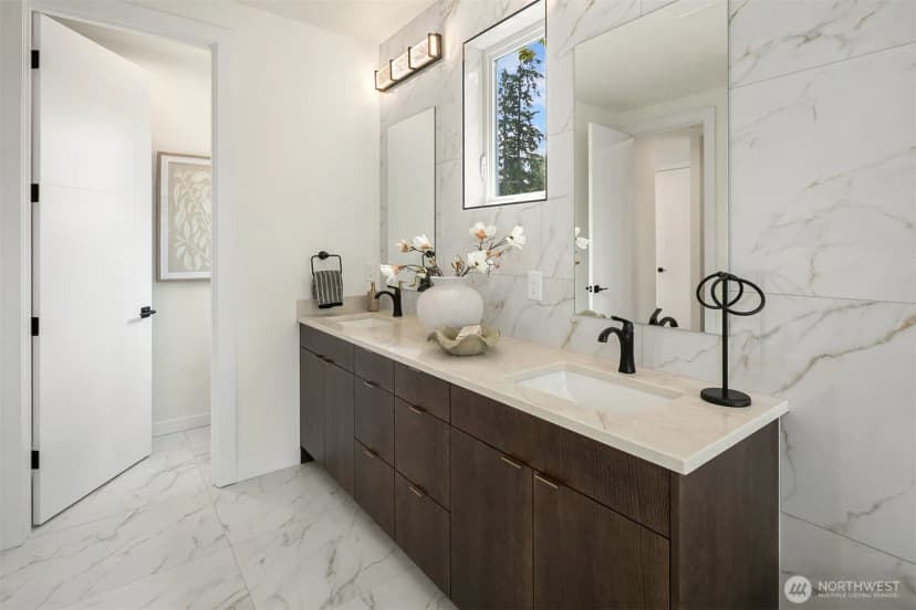 Property photo for 7921 Ne 124th Street, Kirkland photo 31