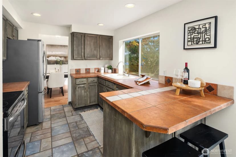 Property photo for 22929 Se 282nd Street, Maple Valley photo 8
