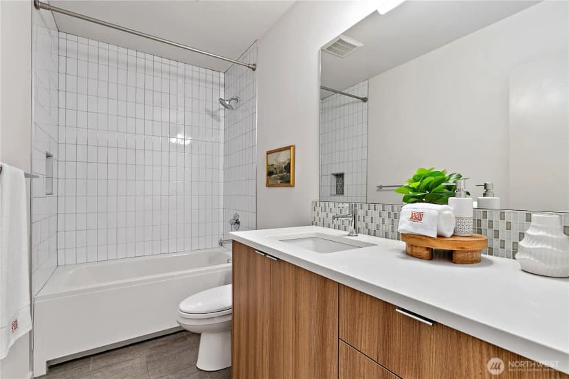 Property photo for 1735 27th Avenue, Seattle photo 12