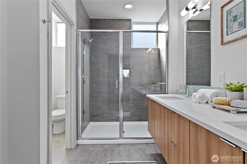Property photo for 1735 27th Avenue, Seattle photo 18
