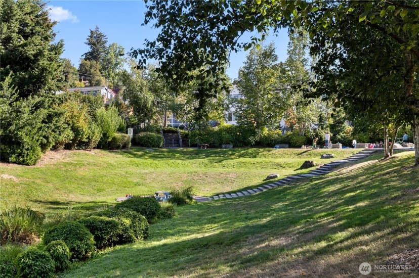 Property photo for 1735 27th Avenue, Seattle photo 31