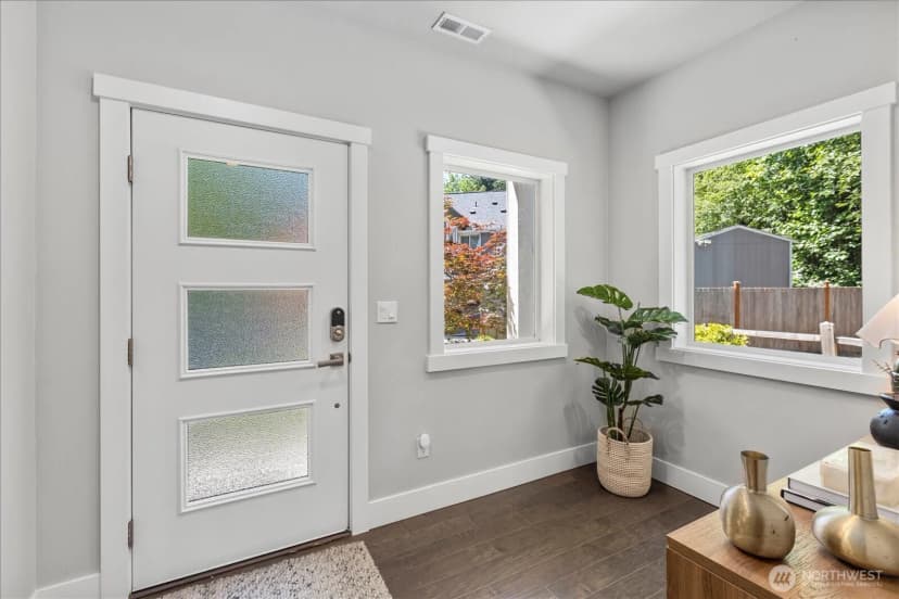 Property photo for 15111 Manor Way, Lynnwood photo 2