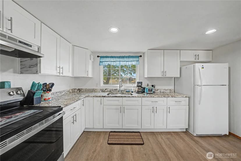 Property photo for 3986 Road 20 Ne, Soap Lake photo 11