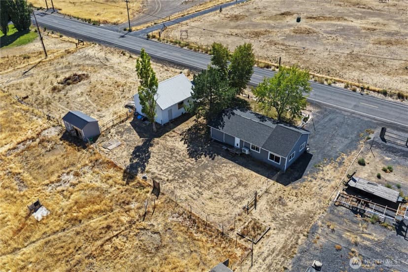 Property photo for 3986 Road 20 Ne, Soap Lake photo 31