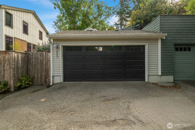 Property photo for 805 33rd Avenue E, Seattle photo 35