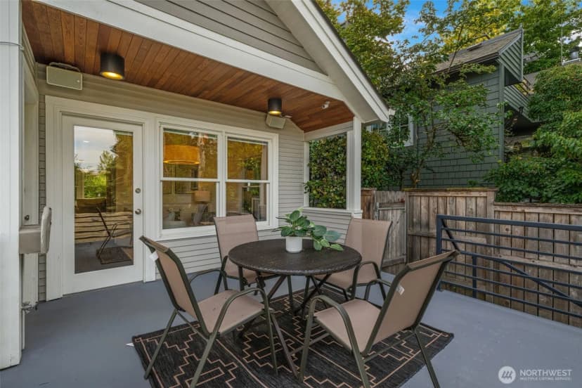 Property photo for 805 33rd Avenue E, Seattle photo 9