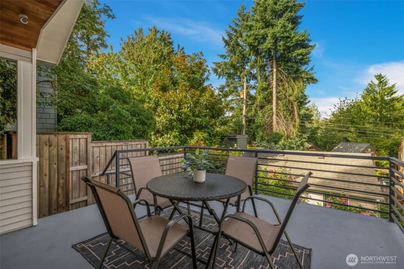 Property photo for 805 33rd Avenue E, Seattle photo 10