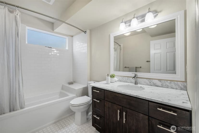 Property photo for 805 33rd Avenue E, Seattle photo 30