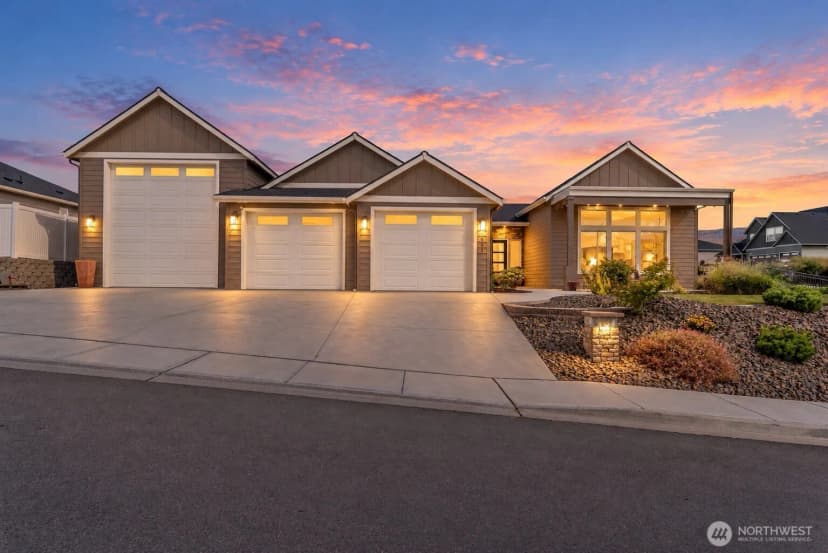Property photo for 2659 Parkette St Se, East Wenatchee