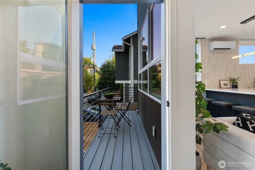 Property photo for 2328 A Franklin Avenue E, Seattle photo 22