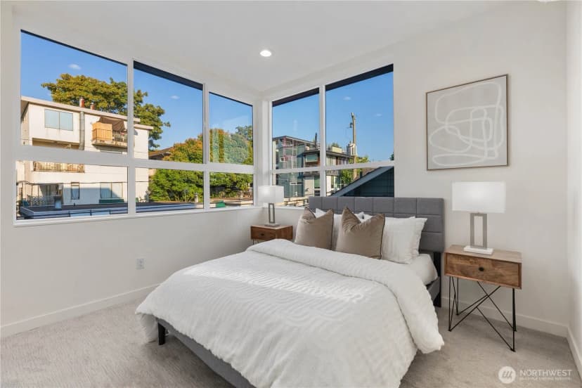 Property photo for 2328 A Franklin Avenue E, Seattle photo 36