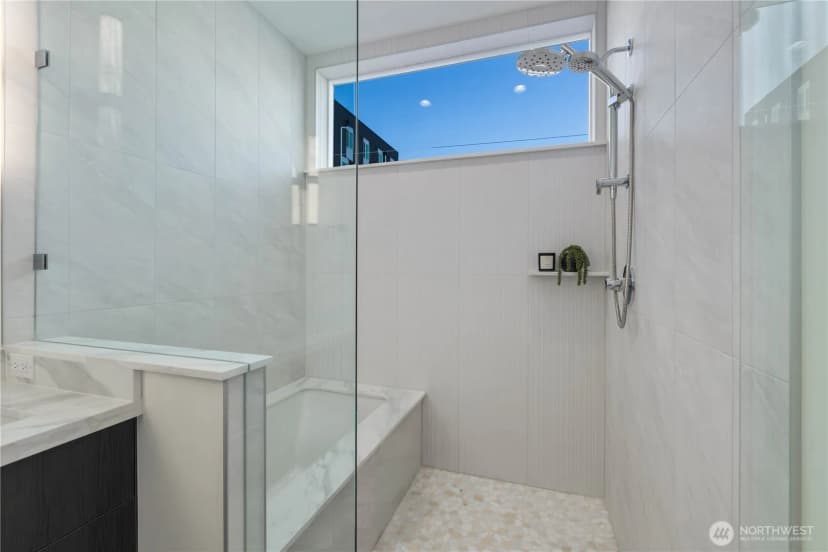Property photo for 2328 A Franklin Avenue E, Seattle photo 28
