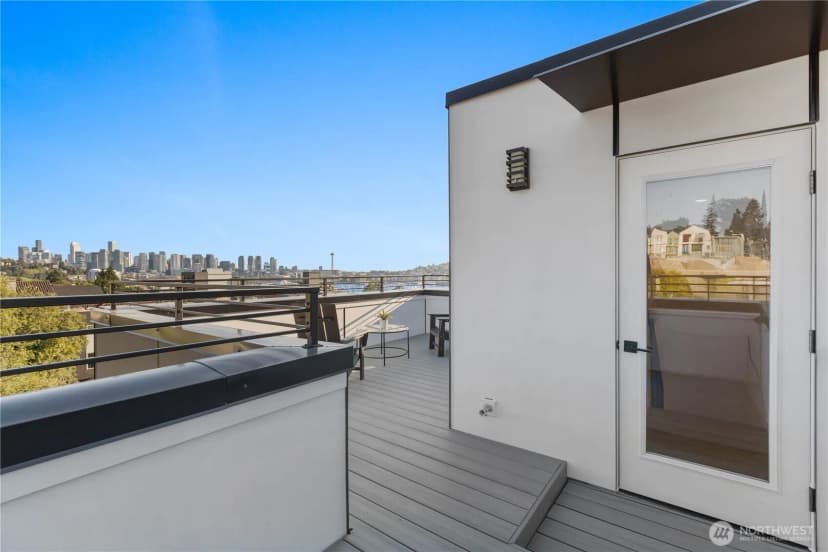 Property photo for 2328 A Franklin Avenue E, Seattle photo 40
