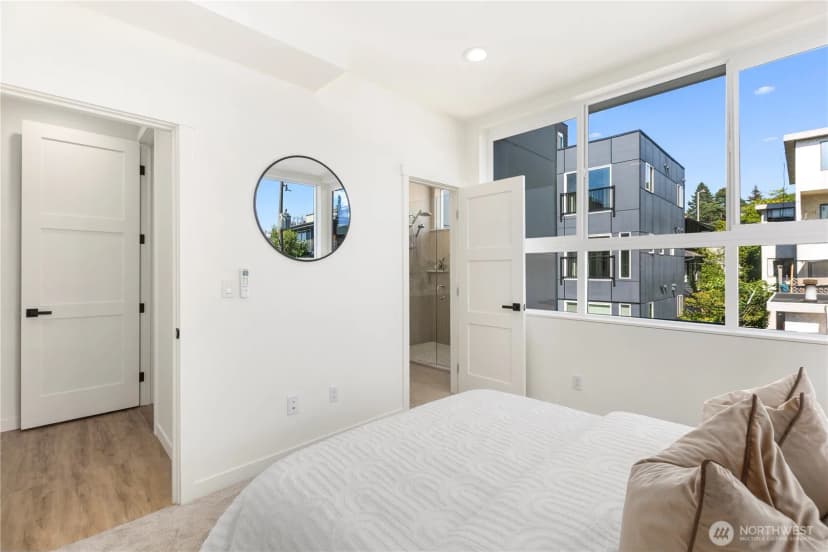 Property photo for 2328 A Franklin Avenue E, Seattle photo 23