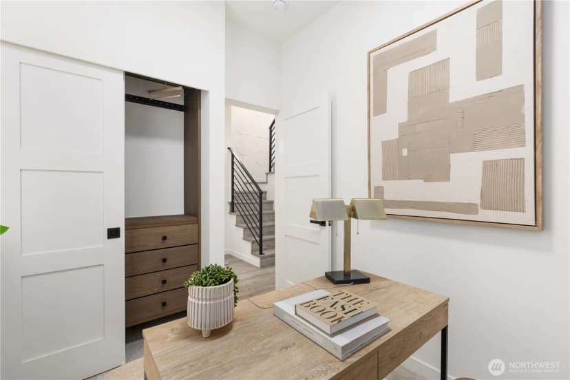 Property photo for 2328 A Franklin Avenue E, Seattle photo 12