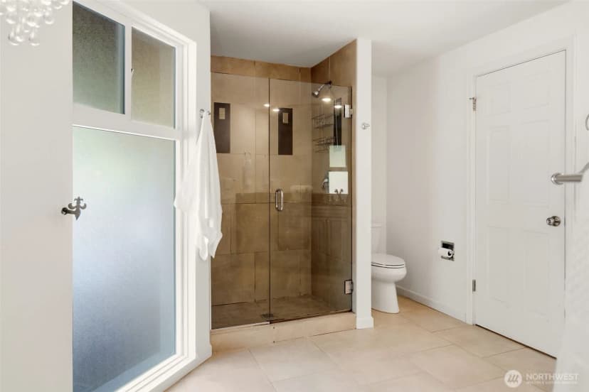 Property photo for 8626 Ne 26th Place, Clyde Hill photo 16