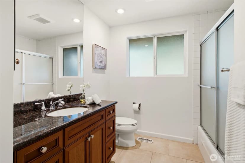 Property photo for 8626 Ne 26th Place, Clyde Hill photo 19