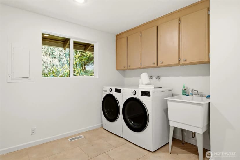 Property photo for 8626 Ne 26th Place, Clyde Hill photo 22