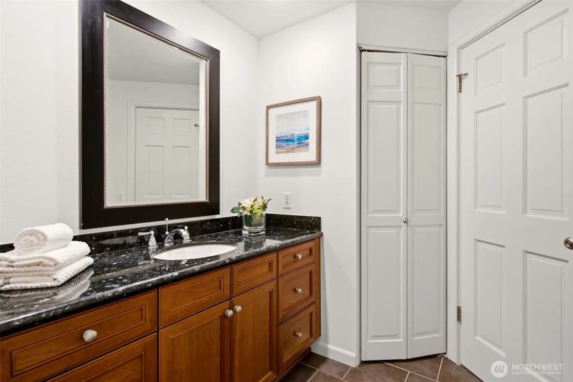 Property photo for 8626 Ne 26th Place, Clyde Hill photo 21