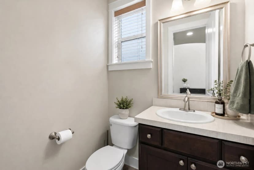 Property photo for 10082 240th Avenue Ne, Redmond photo 18