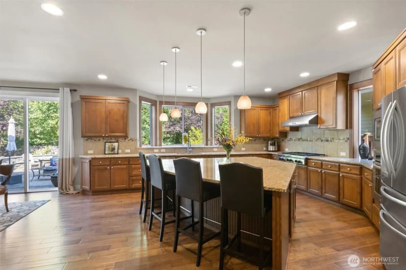 Property photo for 10082 240th Avenue Ne, Redmond photo 15