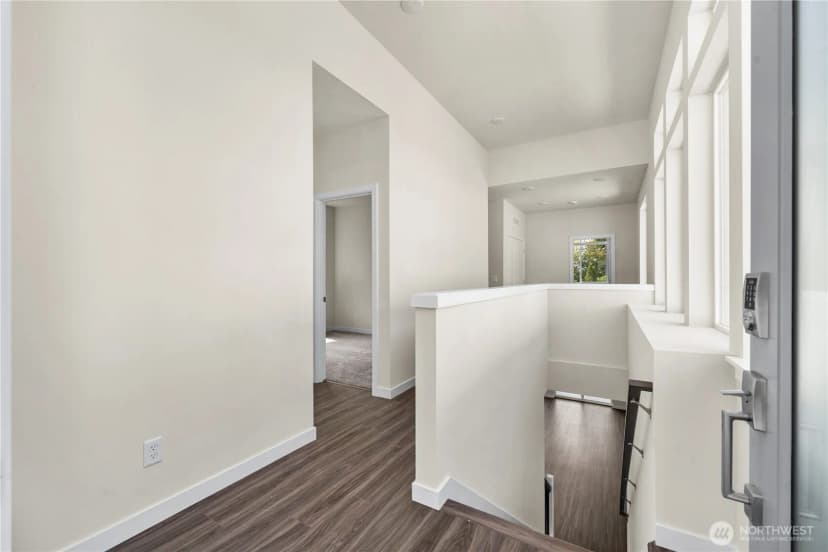 Property photo for 4163 Aberdeen Way Ne, Renton photo 7