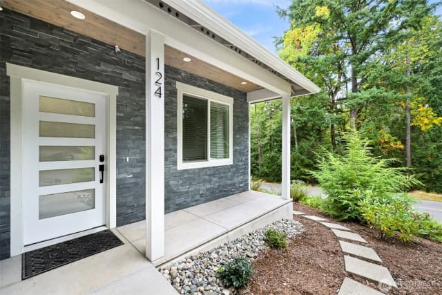 Property photo for 124 Sudden Valley Drive, Bellingham photo 4