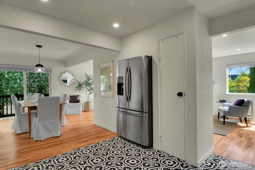 Property photo for 2353 Federal Avenue E, Seattle photo 8