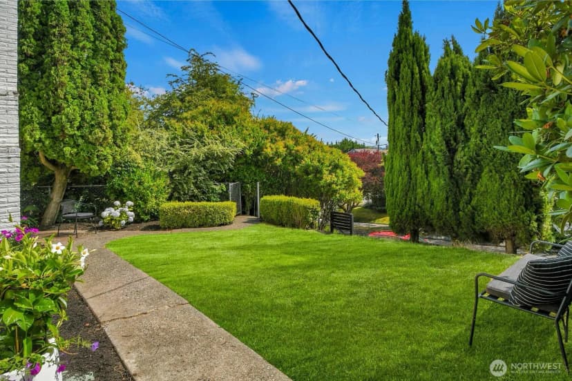 Property photo for 2353 Federal Avenue E, Seattle photo 23