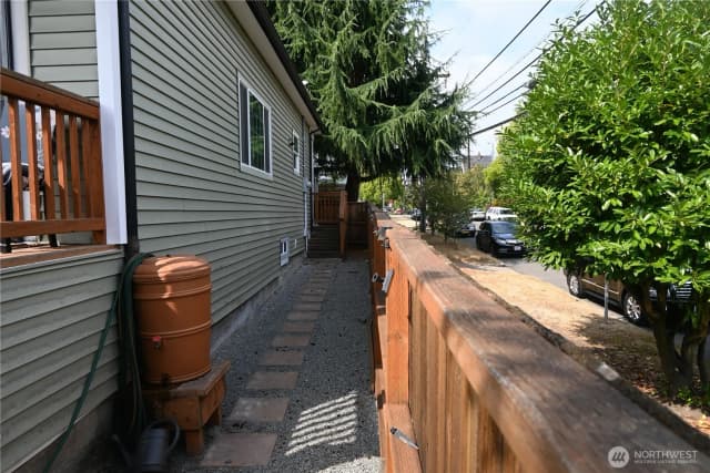 Property photo for 1535 24th Avenue, Seattle photo 5