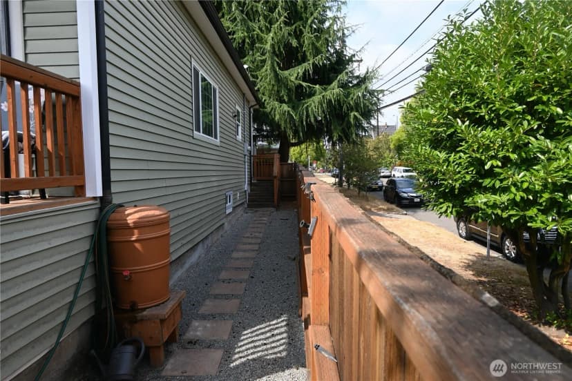 Property photo for 1535 24th Avenue, Seattle photo 5