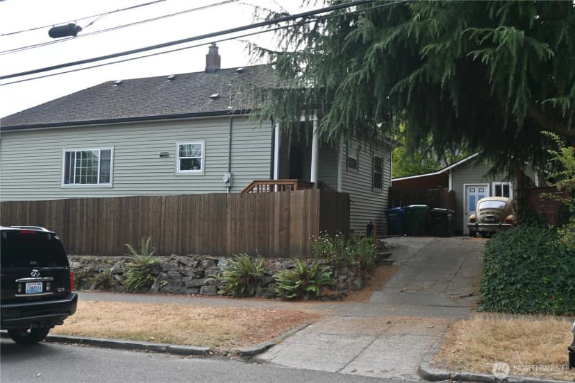 Property photo for 1535 24th Avenue, Seattle photo 7