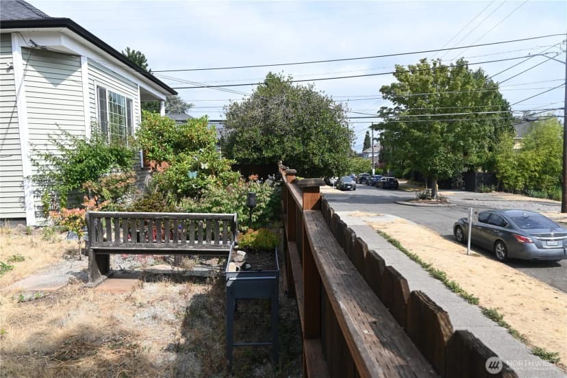 Property photo for 1535 24th Avenue, Seattle photo 9