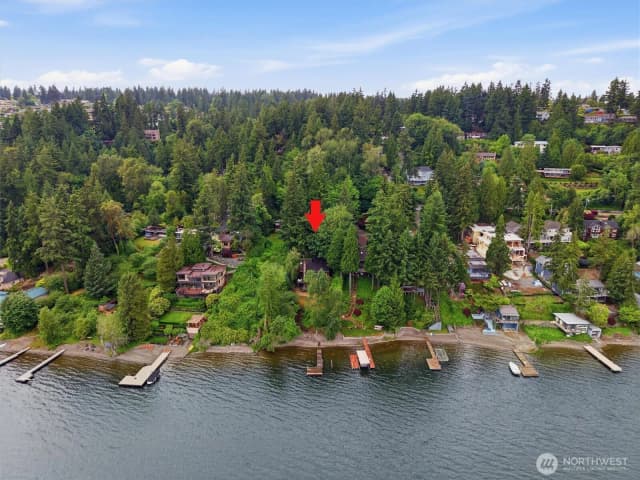 Property photo for 500 W Lake Sammamish Parkway Ne, Bellevue