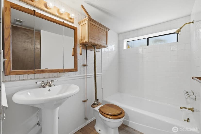 Property photo for 500 W Lake Sammamish Parkway Ne, Bellevue photo 21