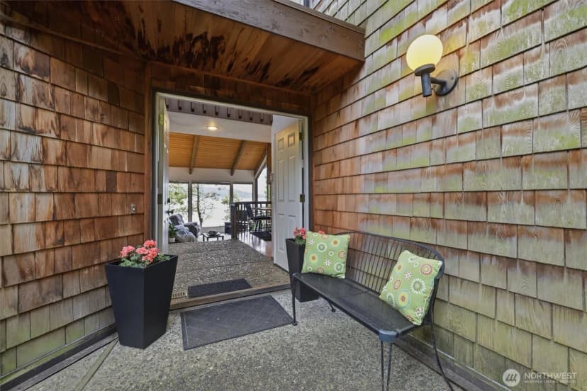 Property photo for 500 W Lake Sammamish Parkway Ne, Bellevue photo 5