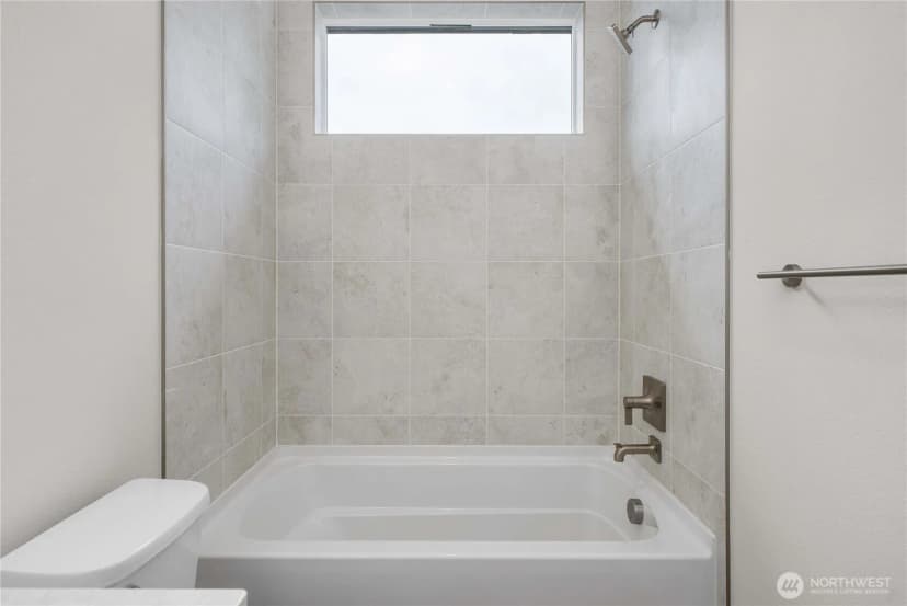 Property photo for 4261 Aberdeen Way Ne, Renton photo 37