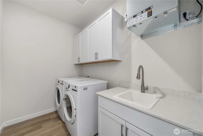 Property photo for 4261 Aberdeen Way Ne, Renton photo 38