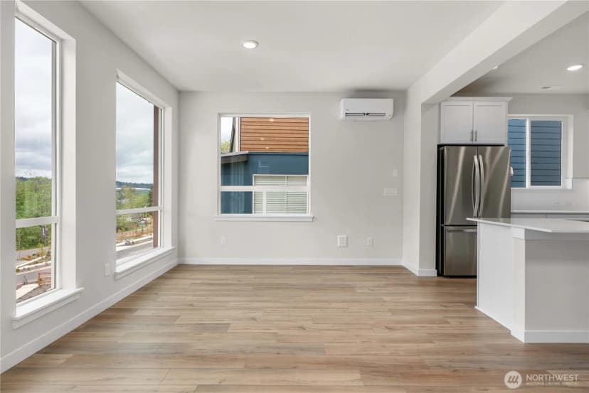 Property photo for 4261 Aberdeen Way Ne, Renton photo 16
